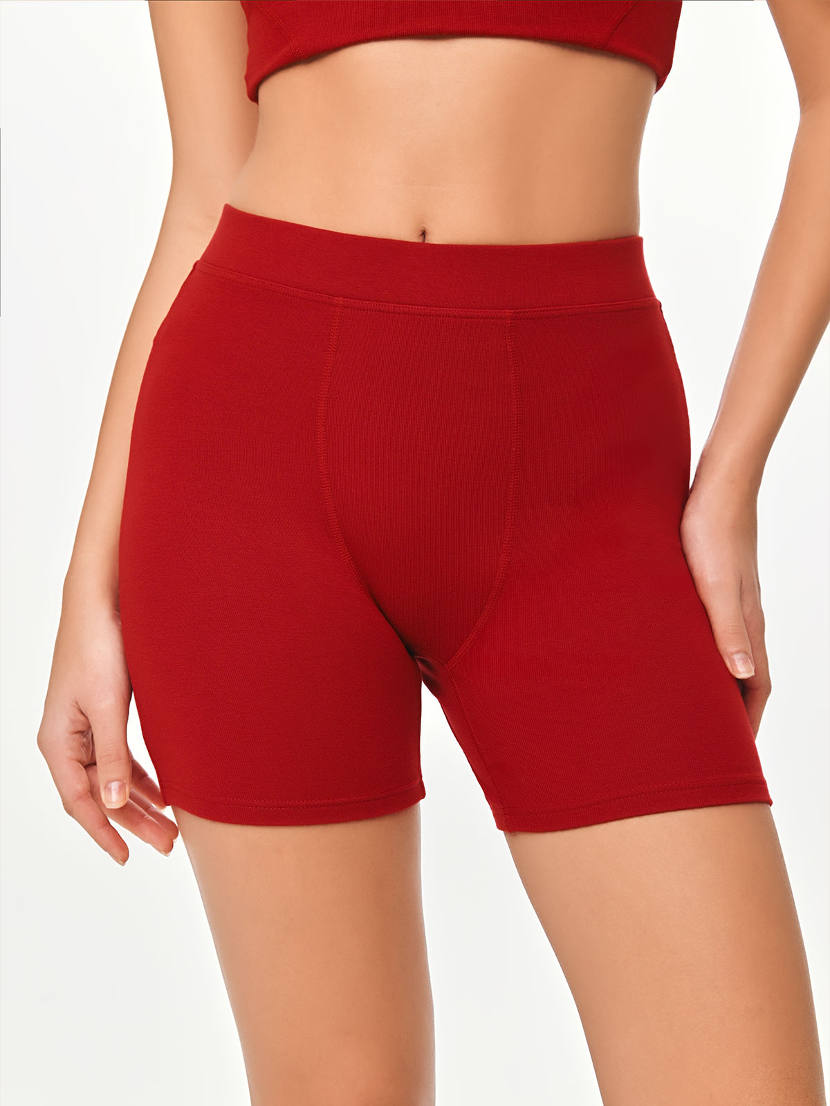emily-frontseam-hush-shorts-cherry-closeup-front-detail