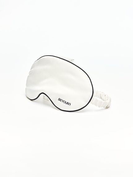 Full side view of the BEYOURA Elysian Sleeping Mask in the shade coconut milk