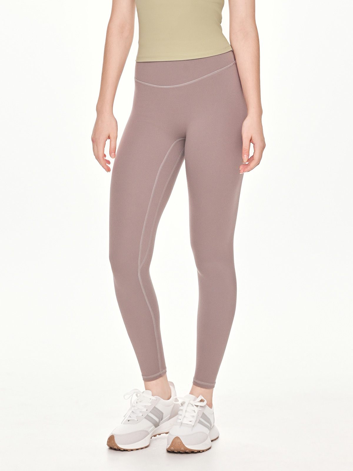 estelle-bare-touch-luxefit-leggings-light-brown-closeup-front-view Close-up front view of the BEYOURA Estelle Bare Touch luxeFIT Leggings in light brown