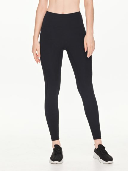 Close-up front view of the BEYOURA Estelle Cool Core luxeFIT Leggings in black