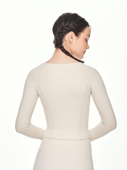 Close-up back view of the BEYOURA Madeleine Body Hugging luxeFIT Jacket in off-white